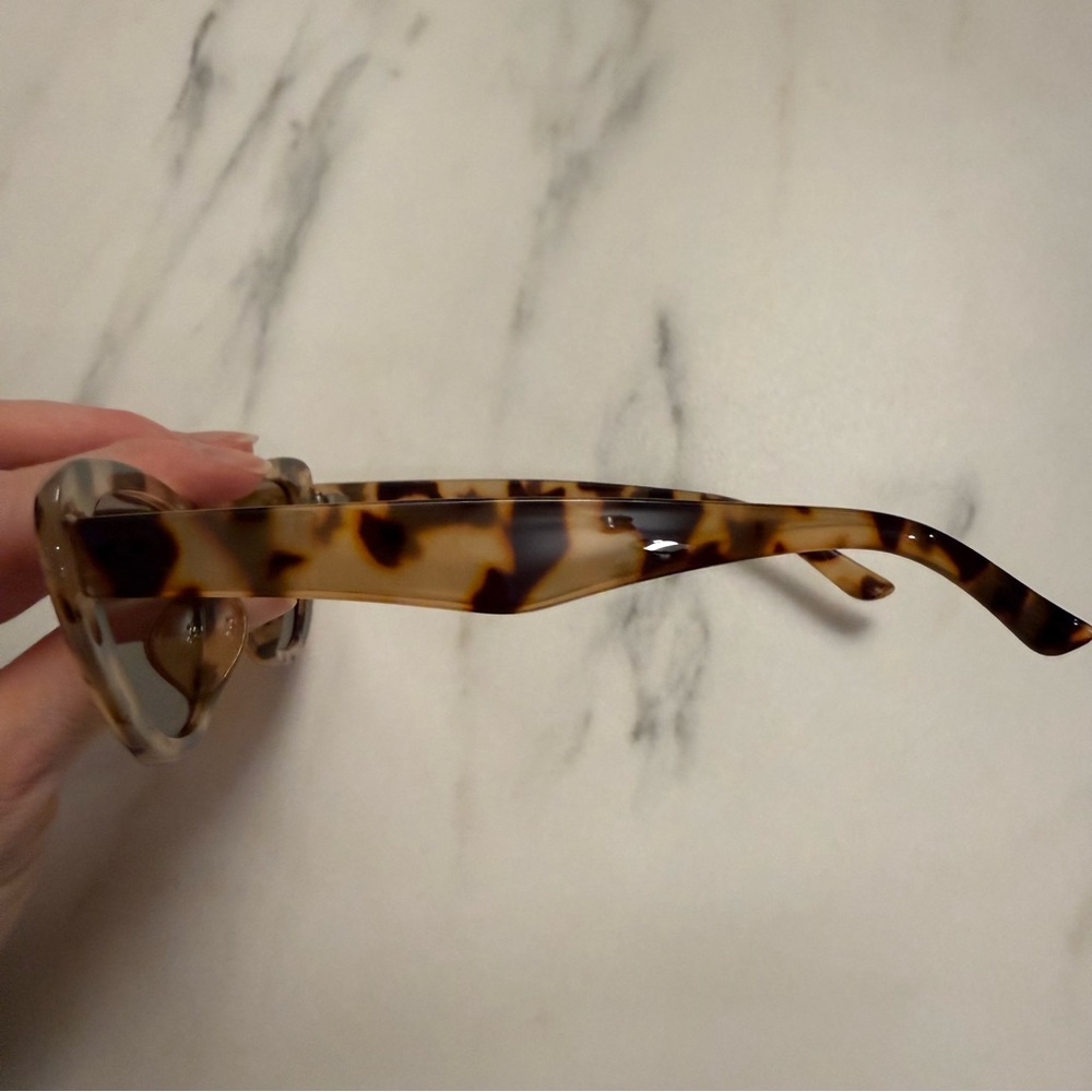 Tortoiseshell Cat-Eye Sunglasses - Brown Lenses - Picture 16 of 16